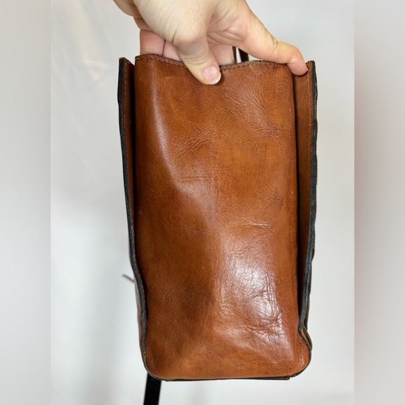 Patricia Nash Feather Leaves Mariola – Brown Leather Shoulder/Crossbody Bag - Picture 4 of 14